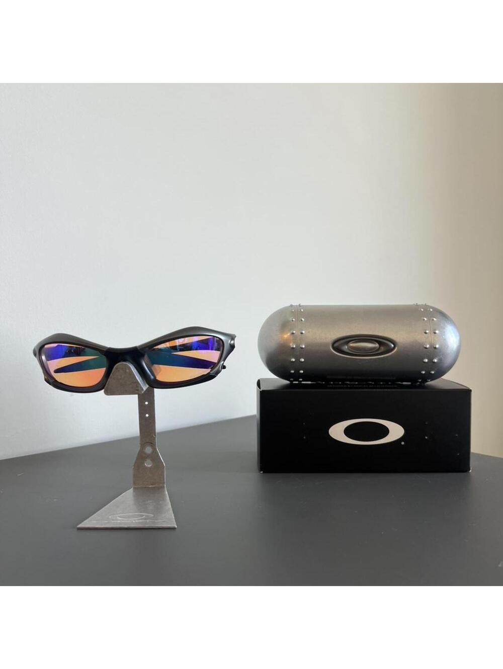 Oakley Men's Silver and Black Sunglass